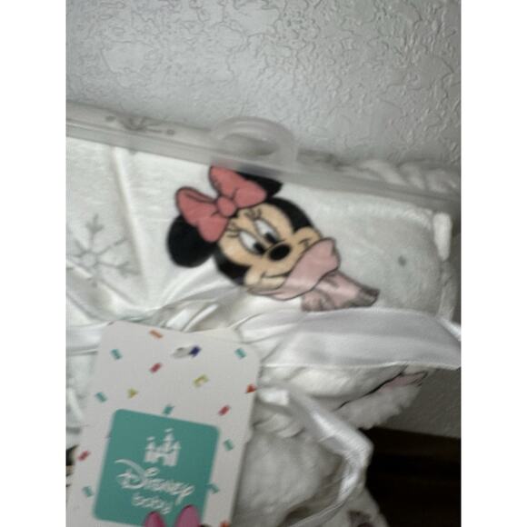 Disney Baby Blanket Minnie Mouse Snowflake Scarf Holiday Christmas White Pink - Picture 3 of 5